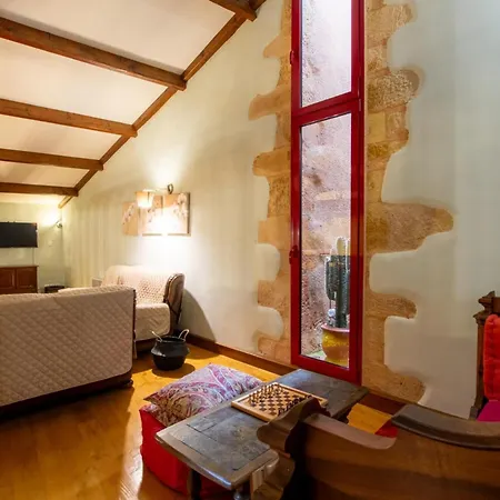 Maison De Charme Avec Terrasse, 3 Chambres, Au Pied Du Chateau De Biron, Proche Monpazier - Fr-1-616-134 *